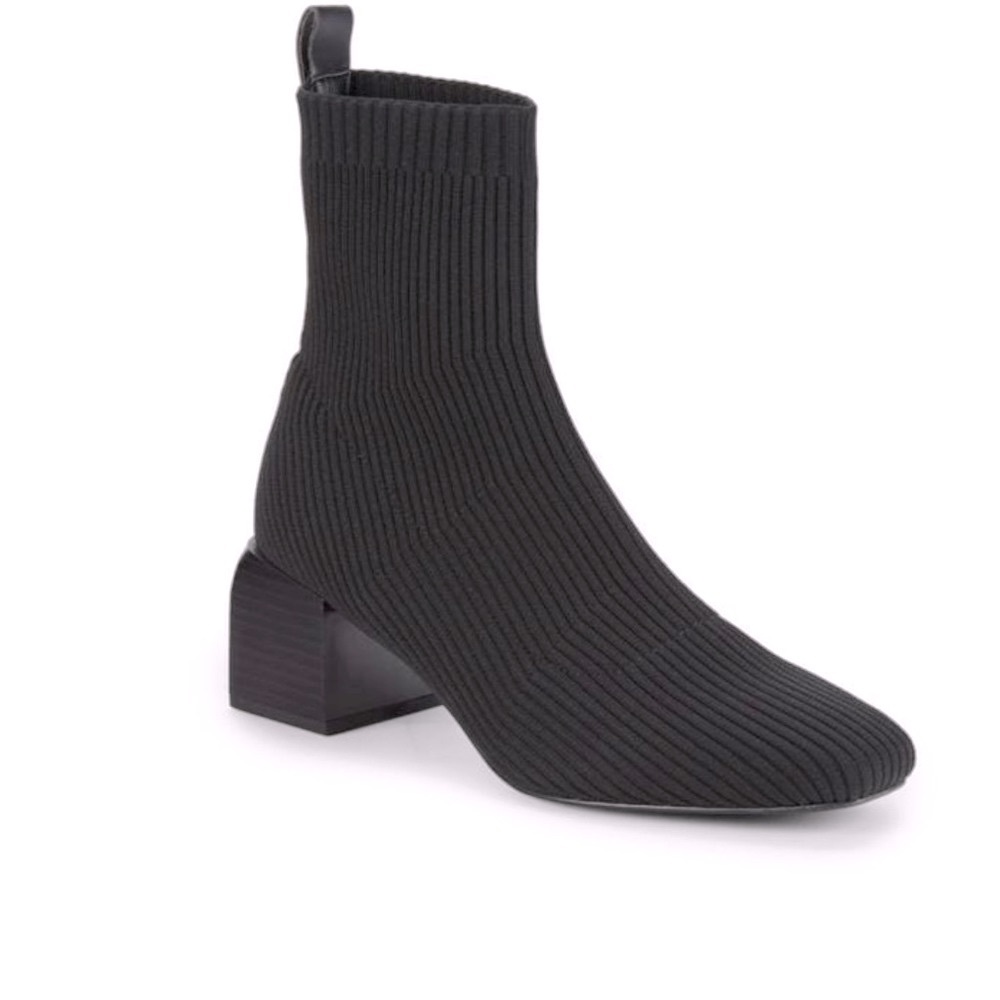 DOLCE VITA Cabe Rib-Knit Sock Booties -  excellent condition! Size 10